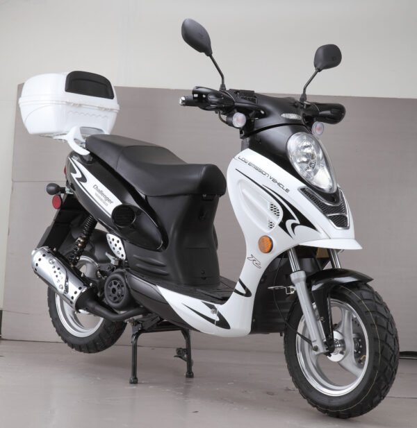 Vitacci Challenger 49cc Scooter, 4-Stroke, Single Cylinder, Air-Forced Cooling, Electric / Kick - Image 4